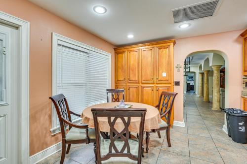 Lakefront Lutz Home with Hot Tub 15 Mi to Tampa Lakefront Lutz Home with Hot Tub 15 Mi to Tampa