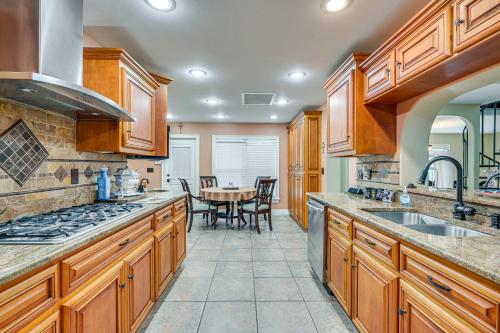 Lakefront Lutz Home with Hot Tub 15 Mi to Tampa Lakefront Lutz Home with Hot Tub 15 Mi to Tampa