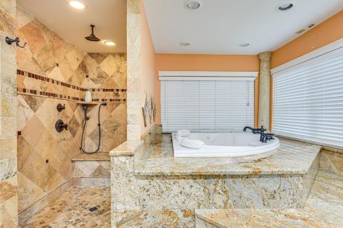 Lakefront Lutz Home with Hot Tub 15 Mi to Tampa Lakefront Lutz Home with Hot Tub 15 Mi to Tampa