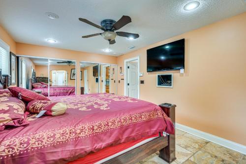 Lakefront Lutz Home with Hot Tub 15 Mi to Tampa Lakefront Lutz Home with Hot Tub 15 Mi to Tampa