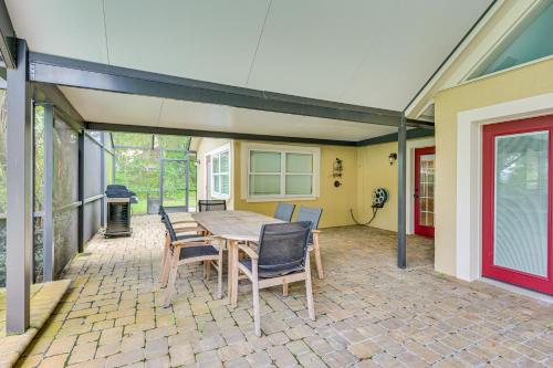 Lakefront Lutz Home with Hot Tub 15 Mi to Tampa Lakefront Lutz Home with Hot Tub 15 Mi to Tampa