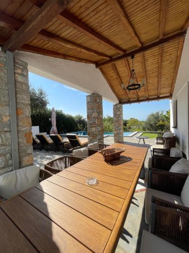 Four-Bedroom Villa with Private Pool image 7