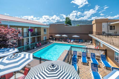 Sahara Courtyard Inn Penticton in Penticton City Center