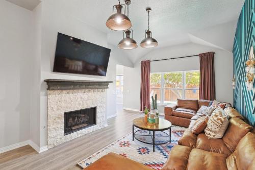 4BD 2BA Saginaw Sanctuary - Pool Firepit Laundry in Saginaw, USA