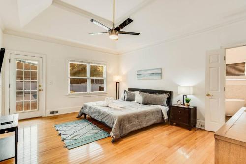 Heated Pool ATL 5BR Modern Sanctuary in Conyers, USA