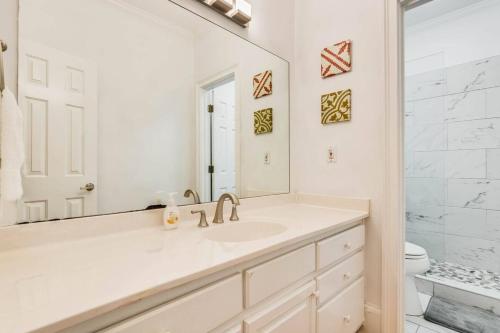 Heated Pool ATL 5BR Modern Sanctuary