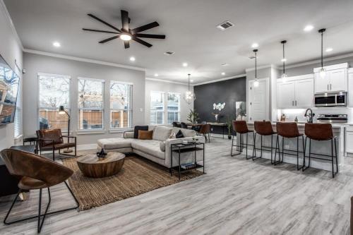 4 BD Victory Gardens Estate - Mins to Sites in Dallas, USA