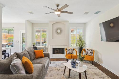 5BD Vacation Retreat - Pool Patio Cinema in Lake Dallas, USA