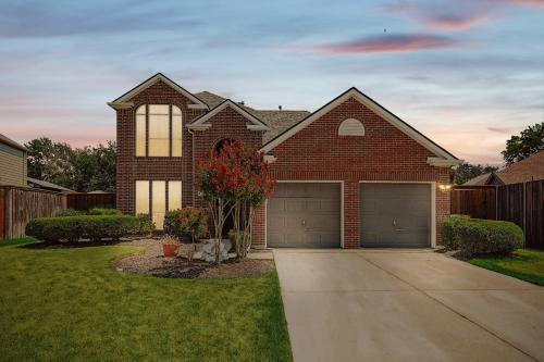 5BD Vacation Retreat - Pool Patio Cinema in Лейк-Даллас