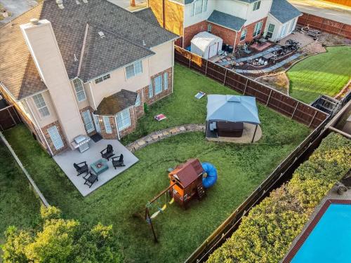 Luxury Home w Hot Tub near DFW Airport in Flower Mound