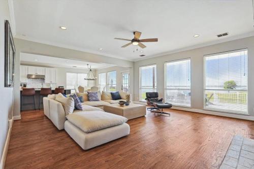 The Best of Lakeside Living - Luxury at its Finest in Rockwall, USA
