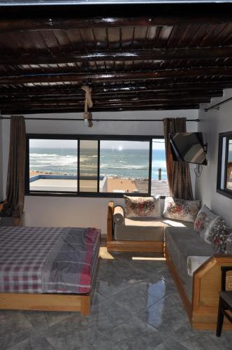 KABANO BEACH AUBERGE CAFE RESTAURANT in Moulay Bousselham