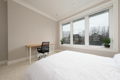 Deluxe Room with Private Washroom in Modern Home in Vancouver, Canada
