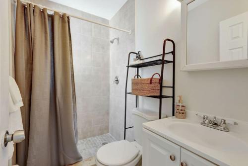 Sandscape Haven Hollywood Beach Studio w Parking in Hollywood, USA