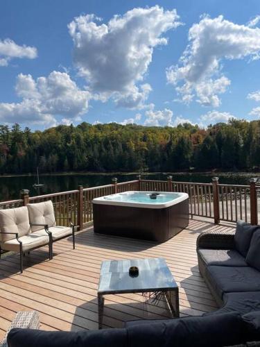 Kings Wee Castle 6BR Serene Luxury Family Retreat in 班克罗夫特(ON)