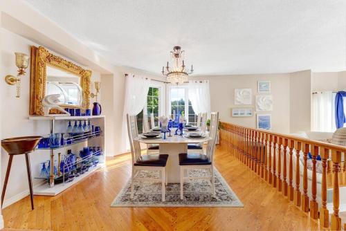 Kings Wee Castle 6BR Serene Luxury Family Retreat in Bancroft (ON)