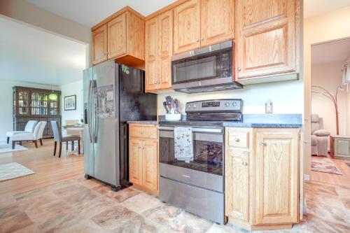 8 Mi to Lake Bowdoin Pet-Friendly Family Home! in Malta