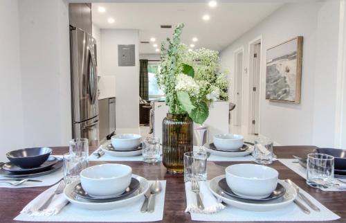 3bd Cabin-Themed - Pool - HardRock & Beach Nearby in Hollywood, USA