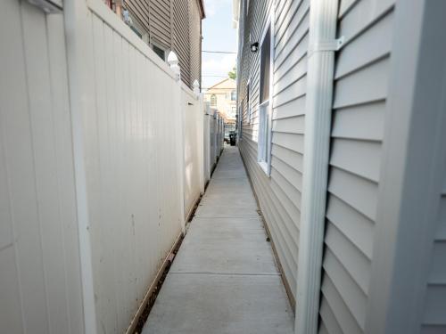 4 New Apts - 3 Bed Apt 1st Floor & 3 Bed Apt 2nd Floor - 1 Bed Studio Apt Ground Floor & 1 Bed Studio Apt Ground Floor near Penn Station EWR Airport Beth Israel Hospital NYC