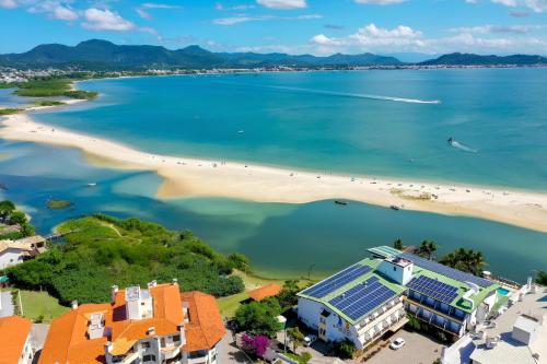 Beach, Vista espetacular! Com jacuzzi - Ponta das Canas - Prox Lagoinha e Brava in Ponta das Canas