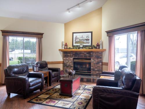Country Inn Two Harbors - 로비