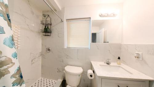 4 New Apts - 3 Bed Apt 1st Floor & 3 Bed Apt 2nd Floor - 1 Bed Studio Apt Ground Floor & 1 Bed Studio Apt Ground Floor near Penn Station EWR Airport Beth Israel Hospital NYC