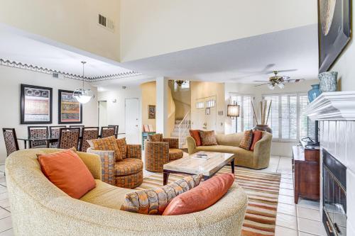 Palm Desert Townhome with Country Club Access! in Palm Desert, USA