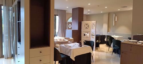 Melia Girona - image 4