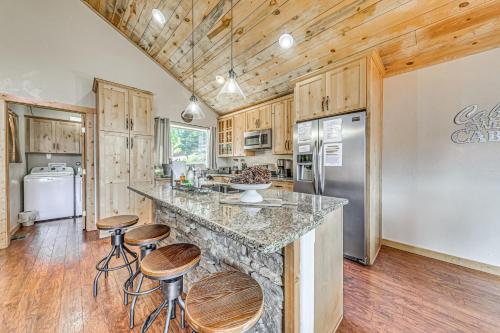 Sic em Bears Mtn Cabin with Hot Tub and Deck! - image 12