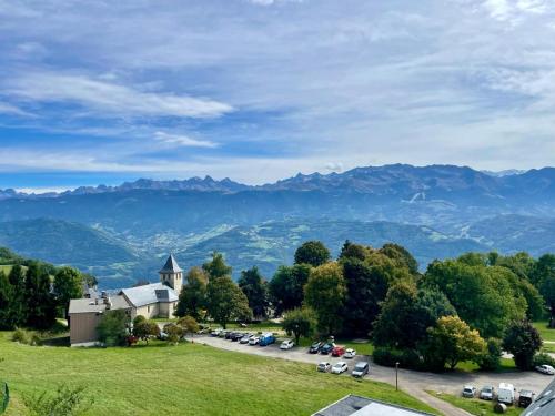 Skats, Appartement-magnifique terrasse in Saint-Hilaire (Rhone-Alpes)