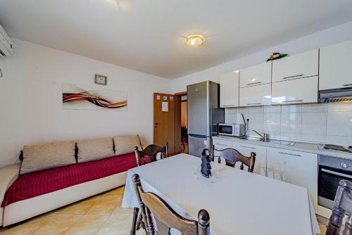 Apartment Zaklopatica 12452b - main image