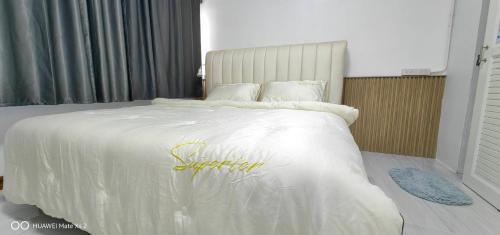 สิริธิราเพลส Sirithira Place in Nong Phai