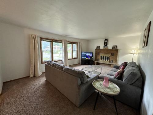 Ramas Abode - Family-Friendly Retreat home in Michigan City, USA