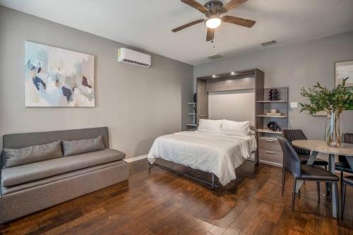 Palmer Hotel Suite Retreat in the Heart of Houston
