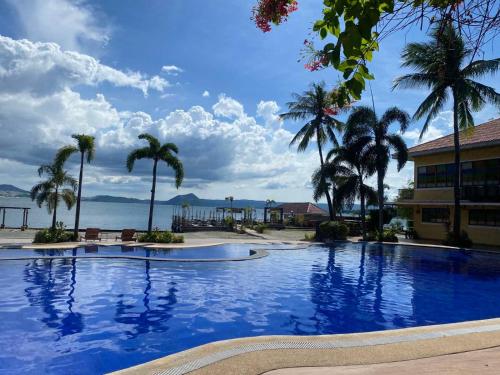 Úszómedence, 170 négyzetméteres, 4 hálószobás Villa 3 fürdőszobával Alitagtag területén (Club Balai Isabel Villa Estalilla ) near Taal Volcano