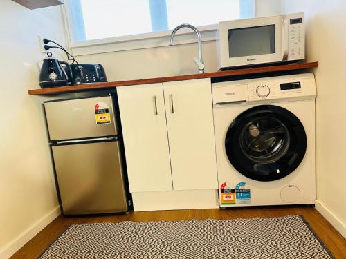 مطبخ, Cozy Fully Equipped Unit 12 noon check in in رد وود