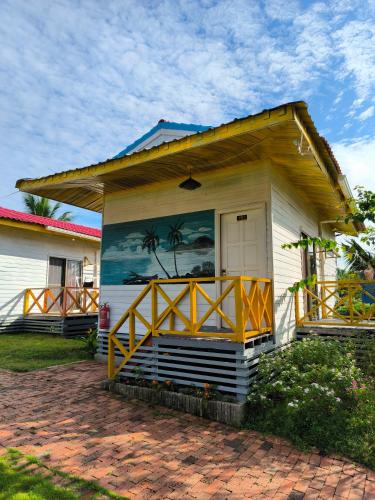 Coconut Garden Resort仙本那顺德人家棕榈园 in เซมปอร์นาแอร์พอร์ต