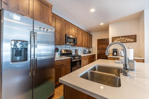 Blue River Flats Building 1 #103 by Summit County Mountain Retreats in Silverthorne, USA