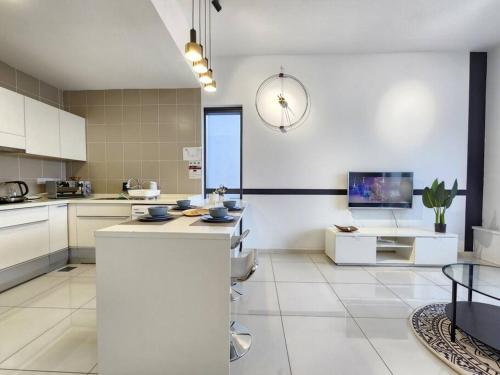 J 2 Rooms PJ Near SunwayPyramid J 2 Rooms PJ Near SunwayPyramid