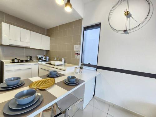 J 2 Rooms PJ Near SunwayPyramid J 2 Rooms PJ Near SunwayPyramid