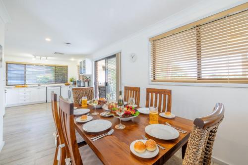 Yawa at Yoolarai, 64 Yoolarai Cr - Ducted air, WiFi, Shared Pool, Nelson Bay (zdjęcie 9)