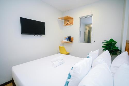Standard Queen Room image 4