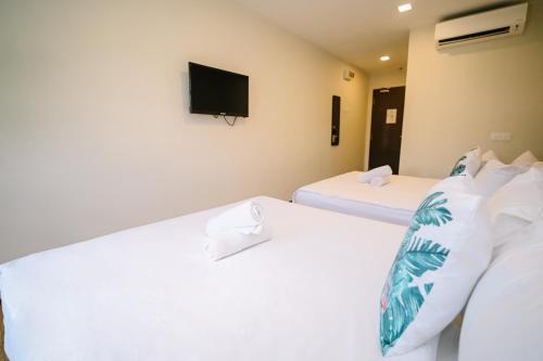 Deluxe Family Room image 3