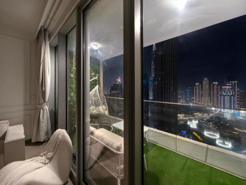 Skyline Serenity Holiday Home I Burj Khalifa Bliss I 4 bedroom Apartments I Burj Khalifa & Fountain Views I Free Gym Pool Parking and WIFI - image 7