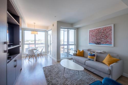 Stylish Modern Apartment In The Heart Of Old Town Victoria in Victoria, Canada