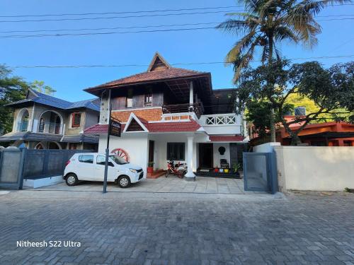 Kairali Palace Home Stay - Koottar