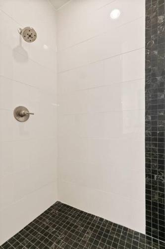 Bright 2BD 2BA Home 15 Mins to Downtown in Denver, USA