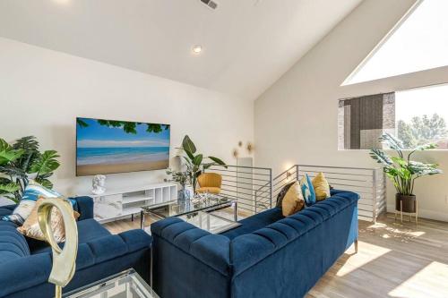Bright 2BD 2BA Home 15 Mins to Downtown in Denver, USA