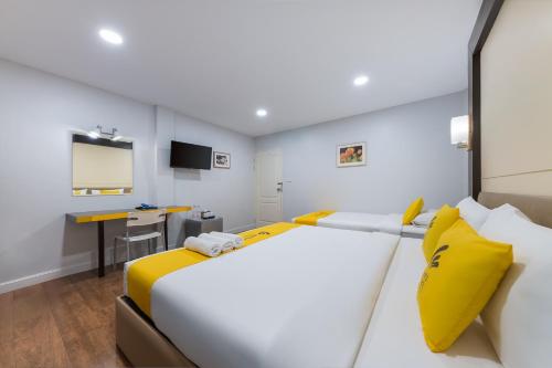 room detail thumbnail 1