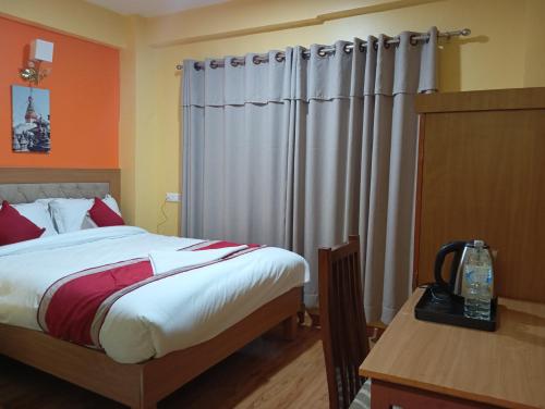 Deluxe Queen Room
